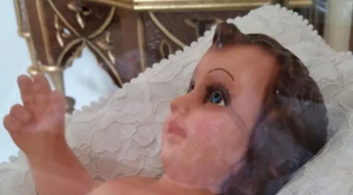 Niño Jesús llorando