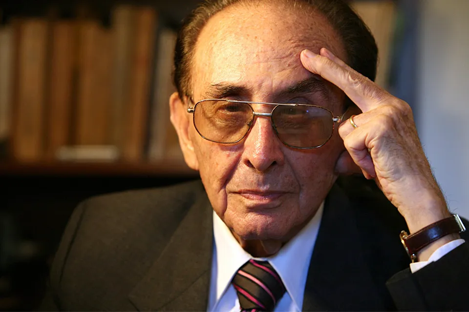 Carlos Fayt