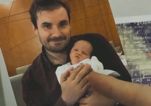 david-diez-de-la-cruz-y-bebe-marca-tv.CÁNCER.PG