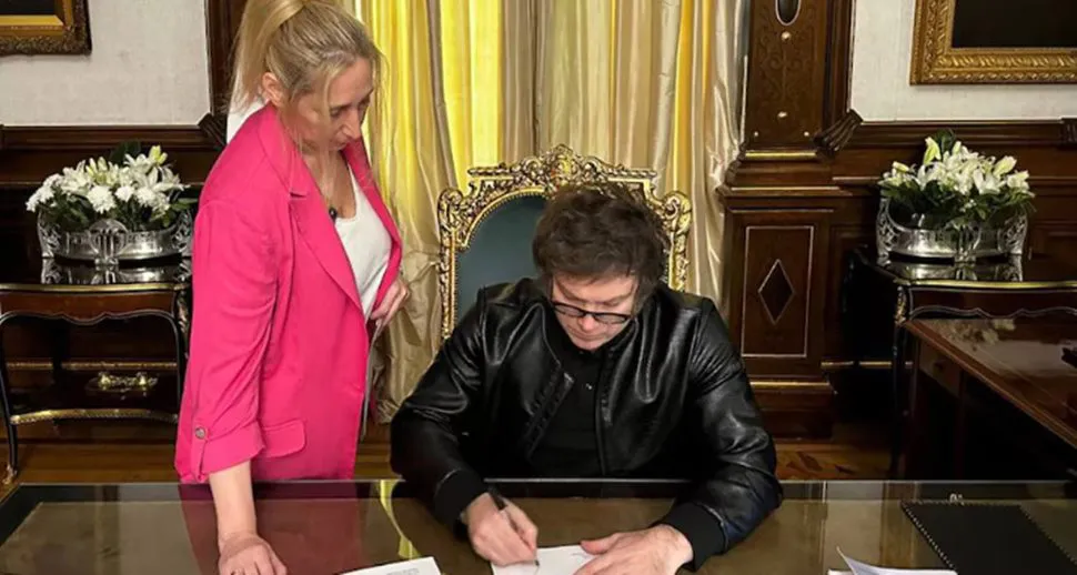 Javier Milei y Karina Milei veto