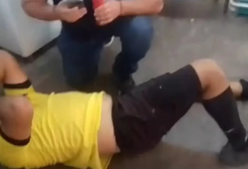 Arbitro agredido