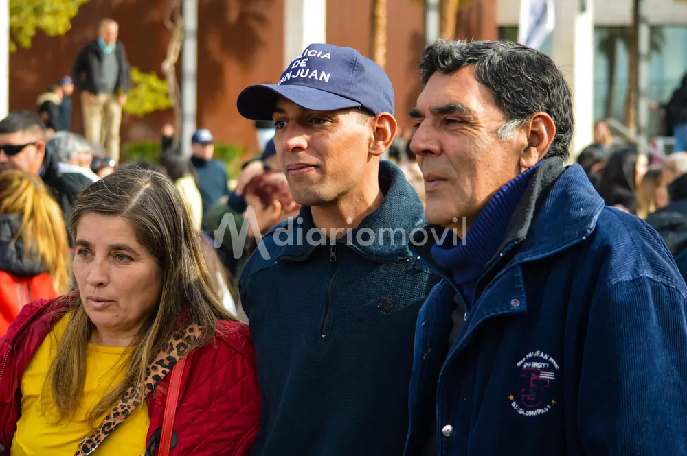 policia emocion felicidad3