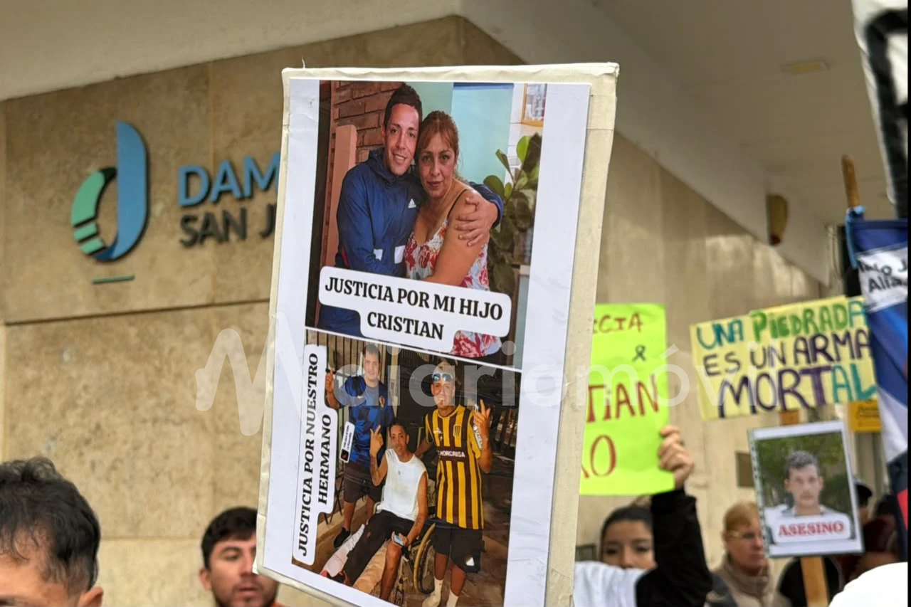 RECLAMO MANIFESTACIÓN TRIBUNALES JUSTICIA POR CRISTIAN ANDRES CASTRO CRIMEN (3)