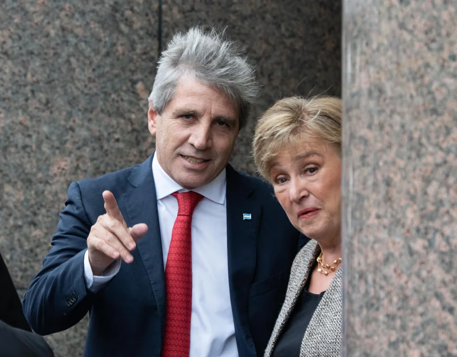 Gerogeva y Luis Caputo