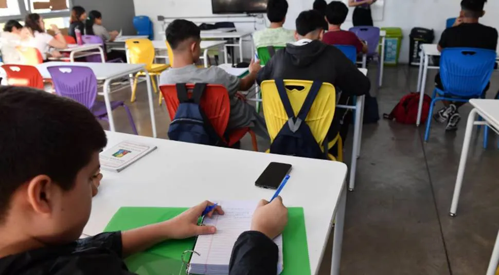 Escuela clase celular
