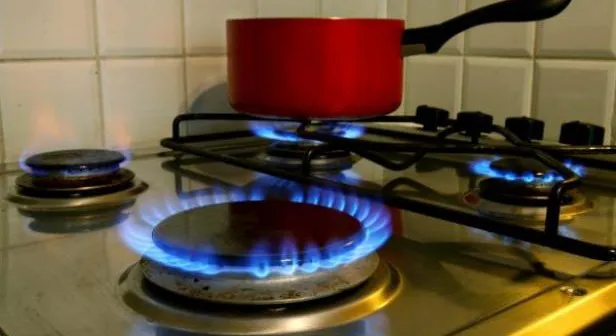 Gas