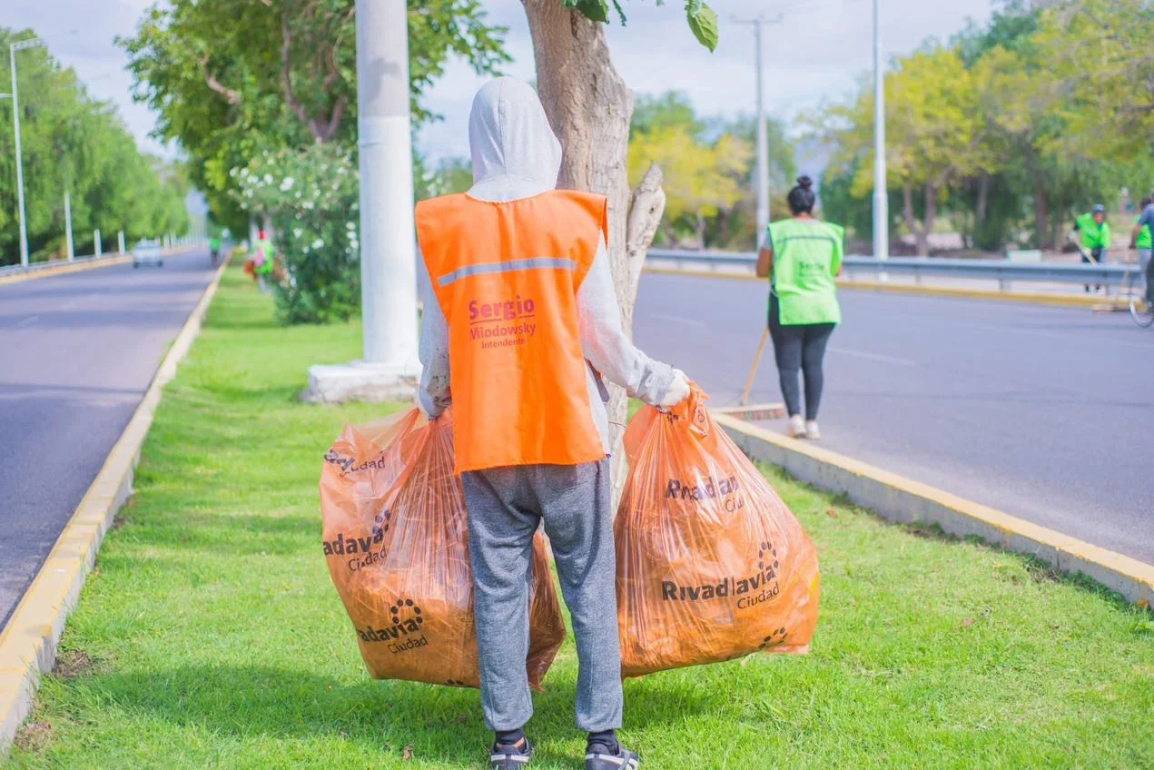 Limpieza Rivadavia -Basura