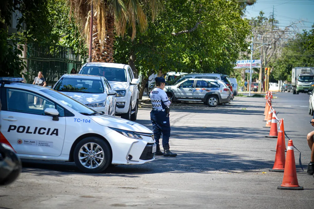 e2a96795-d111-446b-828a-fd7b78052ea8