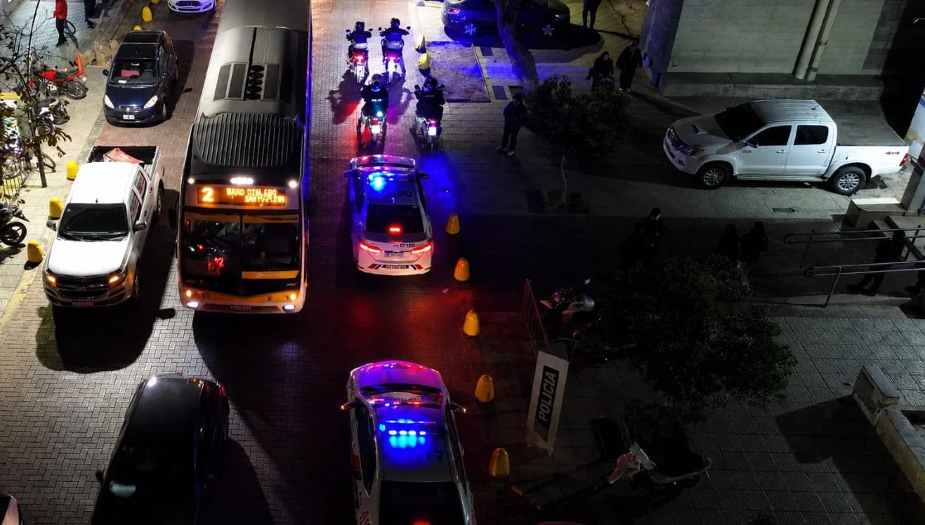 patrullero policia despliegue operativo control comisaría (5)