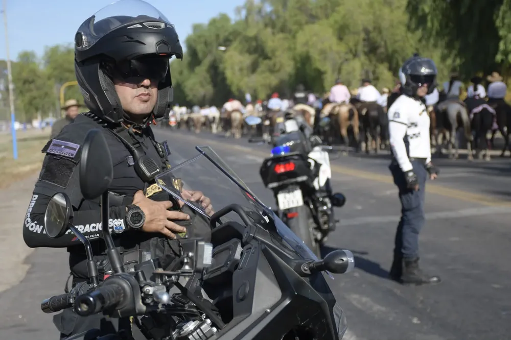 Policía