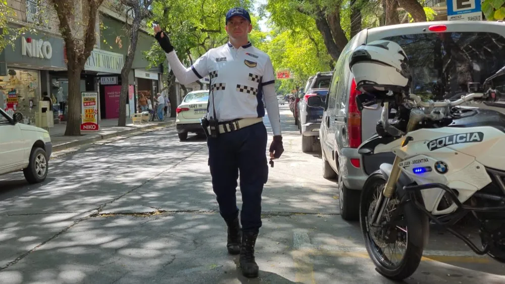 policía control tránsito